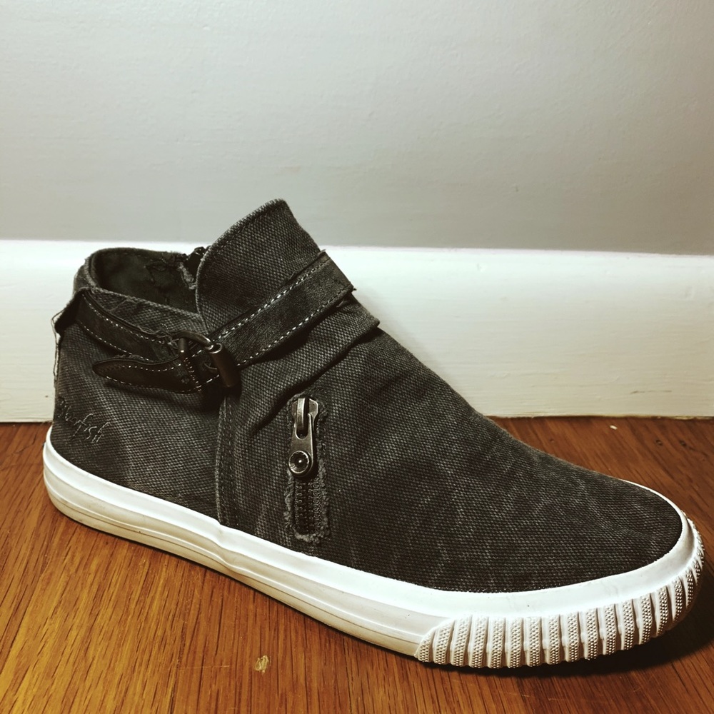 Blowfish Women’s Mojo Slip On Canvas Shoe